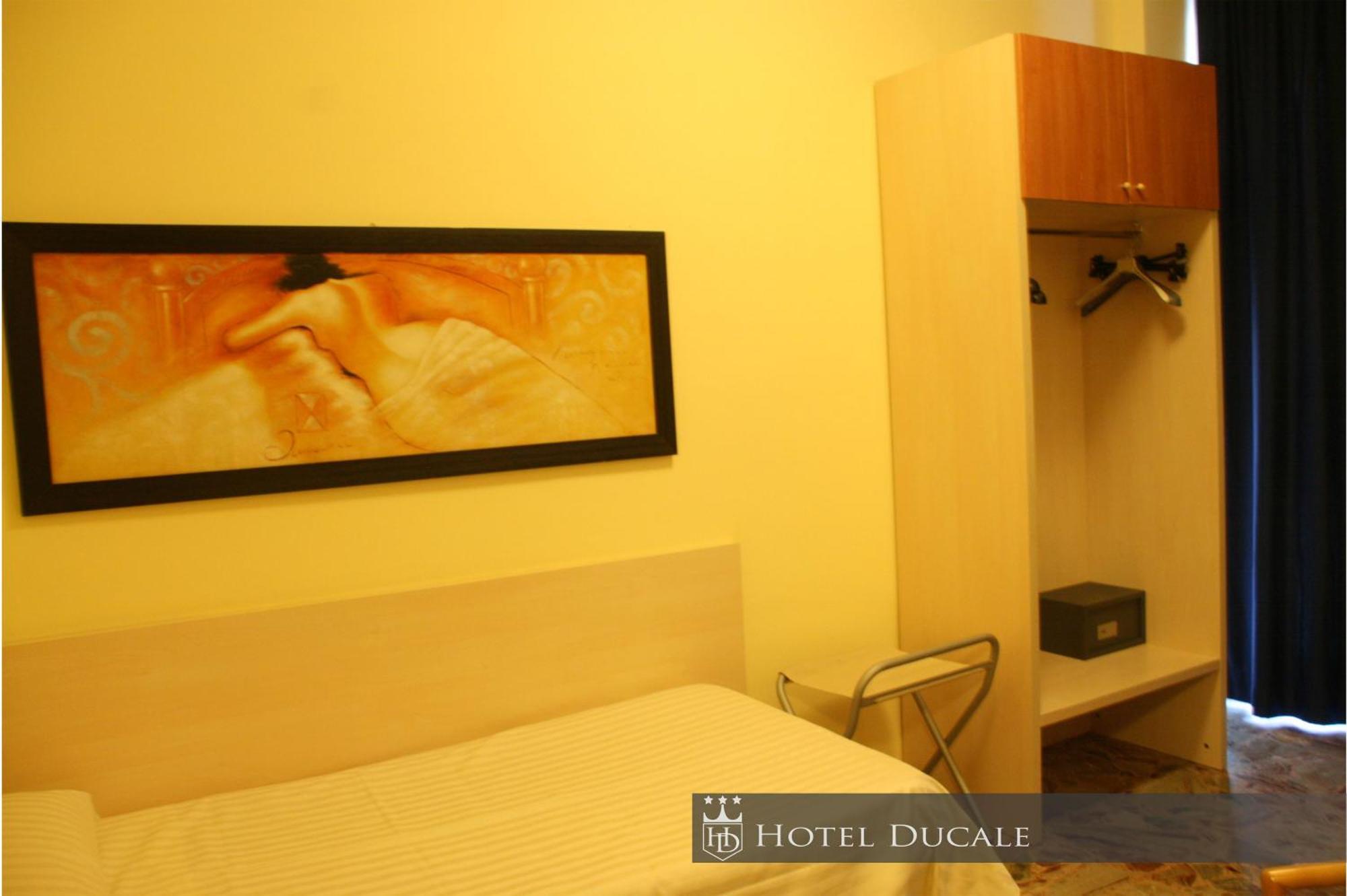Hotel Ducale 비제바노 외부 사진