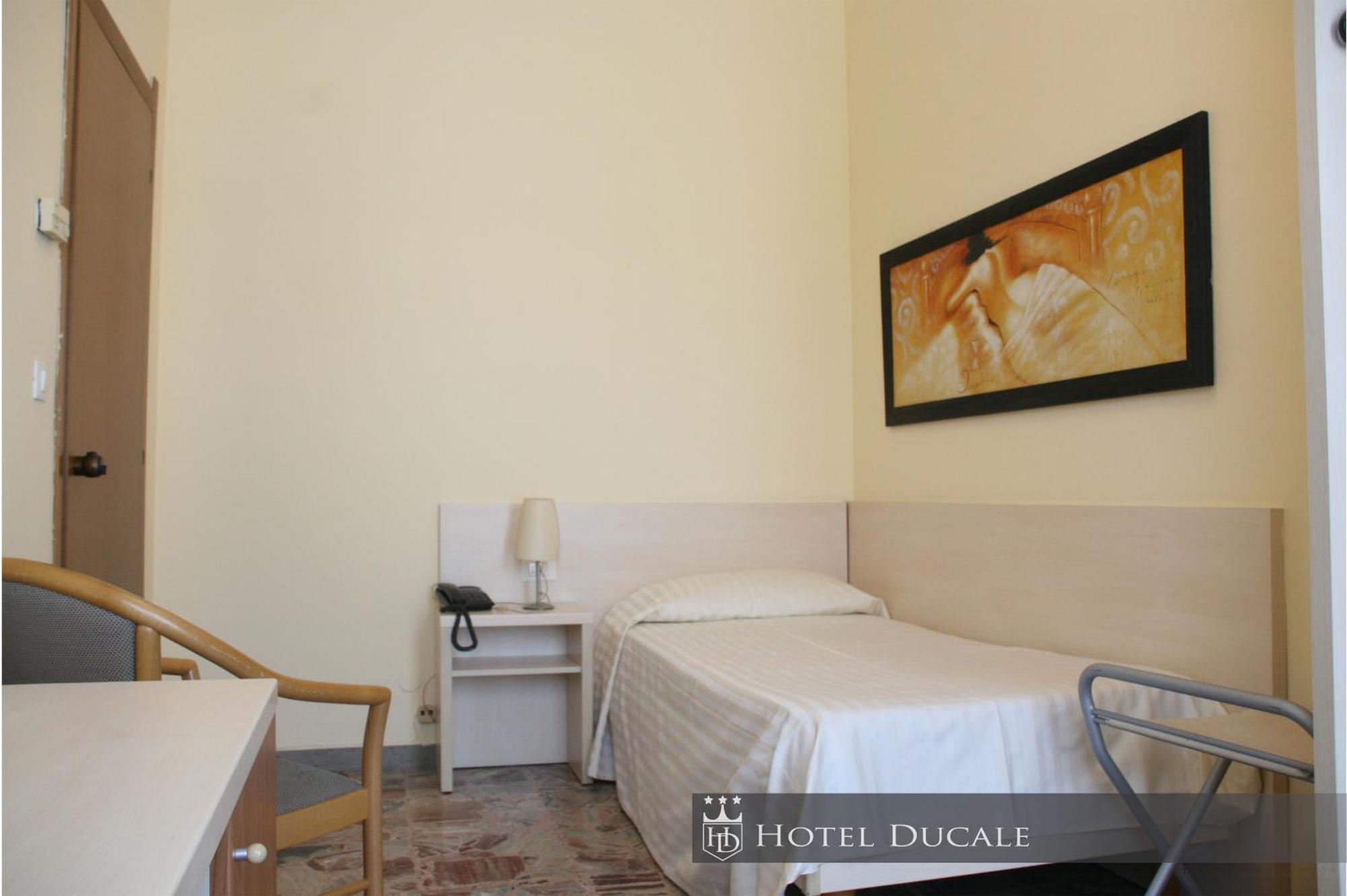 Hotel Ducale 비제바노 외부 사진