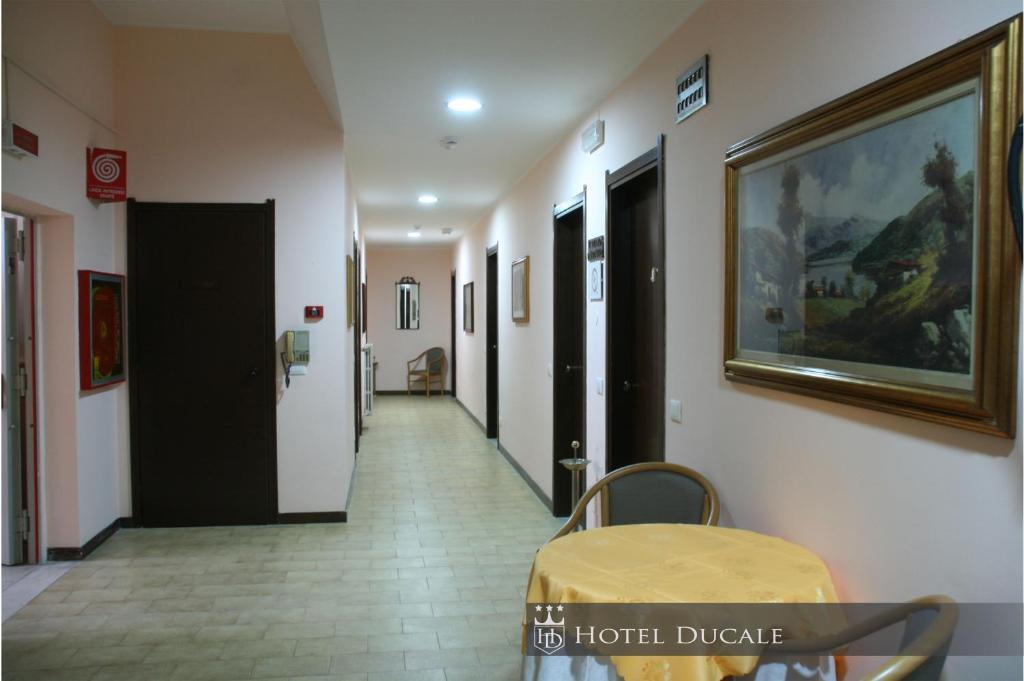 Hotel Ducale 비제바노 객실 사진