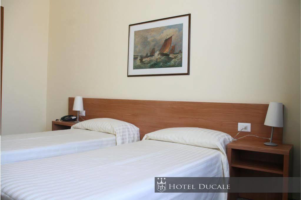Hotel Ducale 비제바노 외부 사진